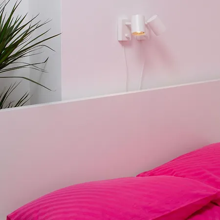 With Free Parking - Short Walk From Ljubljana's Center Liubliana