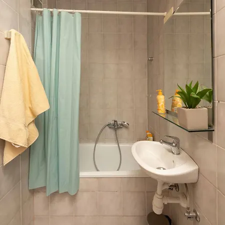 Apartment With Free Parking - Short Walk From Ljubljana's Center Ljubljana